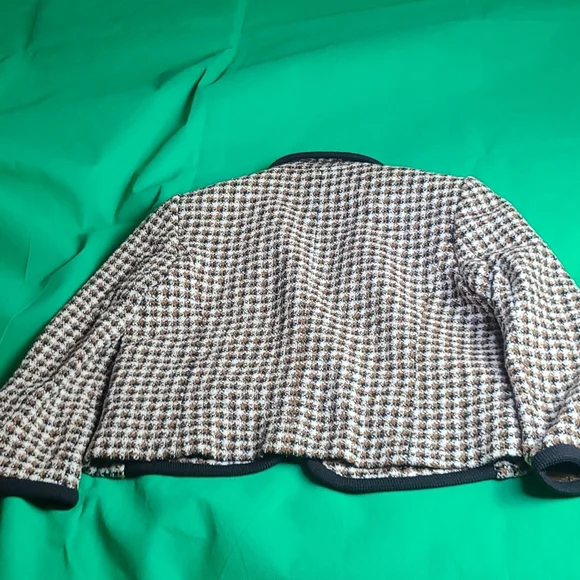 Ladies Brooks Brothers Skirt Suit - Picture 10 of 13